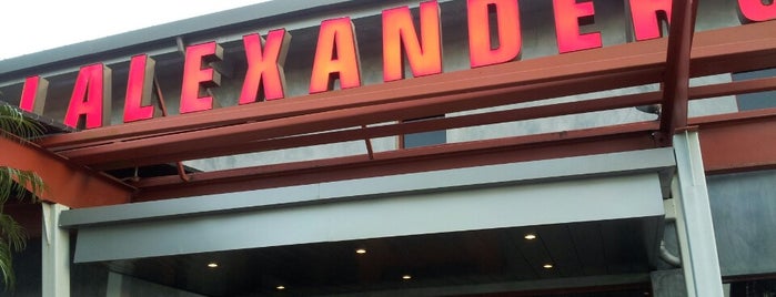 J. Alexander's Restaurant is one of Craig : понравившиеся места.