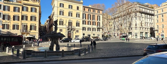 Fontana del Tritone is one of Italy.