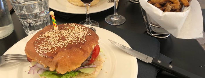 Burger Bar – La Maison du Handburger is one of Aix en Pce.