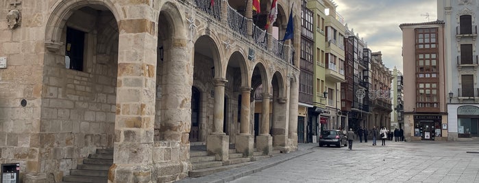 Plaza Mayor de Zamora is one of Road Trip Basque Country.