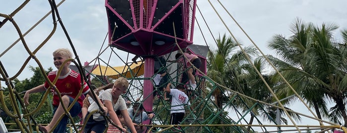 Riverside Green Playground is one of Love in Brisbane.