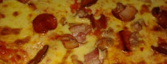 Fabrizio's Pizza is one of Locais salvos de Guillermo José.