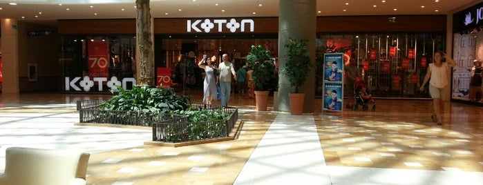 Koton is one of สถานที่ที่ Aydoğan ถูกใจ.