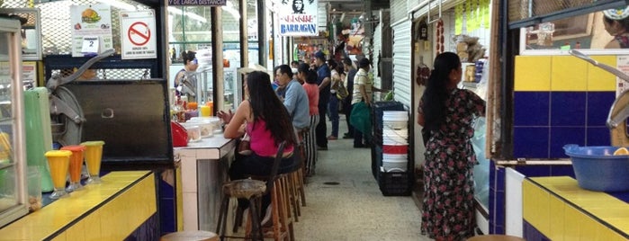 Mercado Juan Escutia is one of สถานที่ที่ Eduardo ถูกใจ.