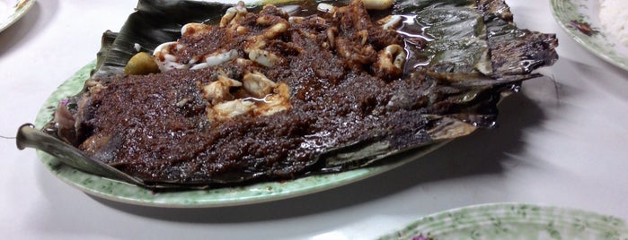 Pok Rashid Ikan Bakar is one of ꌅꁲꉣꂑꌚꁴꁲ꒒ 님이 좋아한 장소.