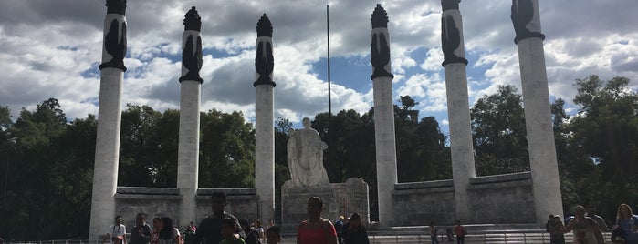 Monumento a los Niños Héroes is one of Posti che sono piaciuti a Kindall.