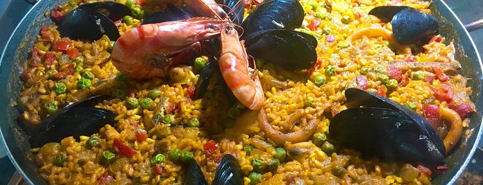 Paella Loca is one of Lugares favoritos de Jana.