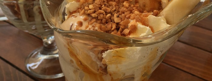 Afreddo Ice Cream House (Сладоледена къща "Афредо") is one of Posti che sono piaciuti a Jana.