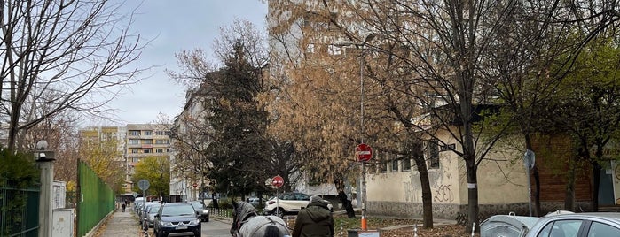 ж.к. Борово is one of Lieux qui ont plu à Mila.