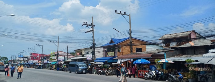 มัสยิดอัลฮีดายะห์ (เก้าเส้ง) is one of มัสยิด, บาลาเซาะฮฺ, สถานที่ละหมาด.