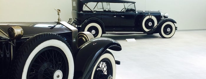 Frick Car & Carriage Museum is one of Locais curtidos por IrmaZandl.