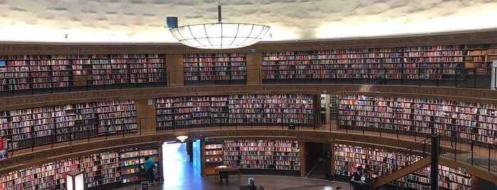 Stadsbiblioteket is one of Tempat yang Disukai IrmaZandl.