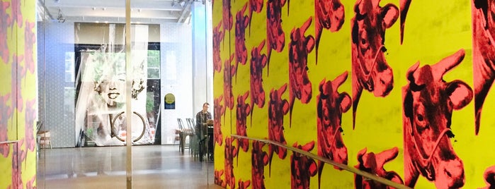 The Andy Warhol Museum is one of สถานที่ที่ IrmaZandl ถูกใจ.
