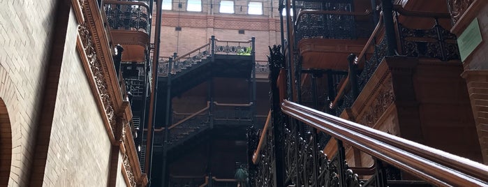 Bradbury Building is one of IrmaZandl'ın Beğendiği Mekanlar.