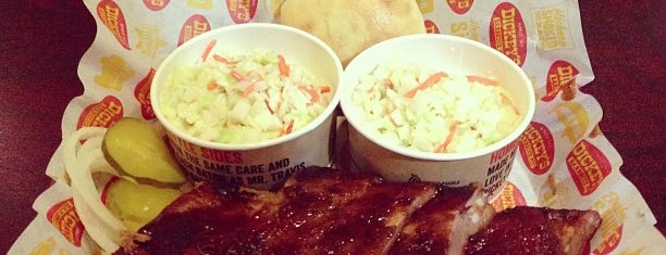Dickey's Barbecue Pit is one of Locais curtidos por Cuong.