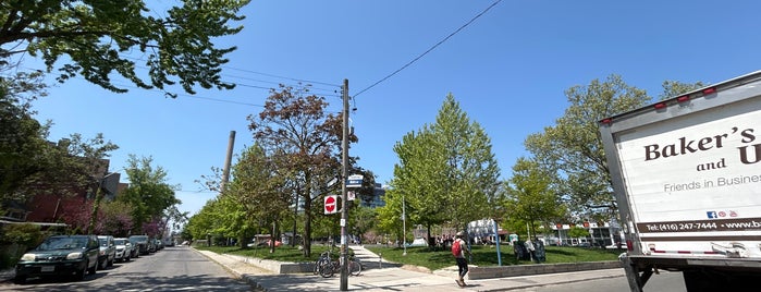 Bellevue Square Park is one of Toronto 2016.