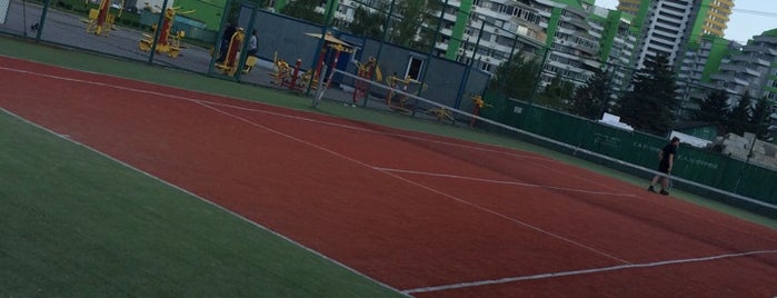 Теннисные Корты в Парковом is one of สถานที่ที่ Alena ถูกใจ.