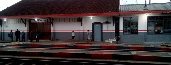 Stasiun Rancaekek is one of Transport di Bandung.