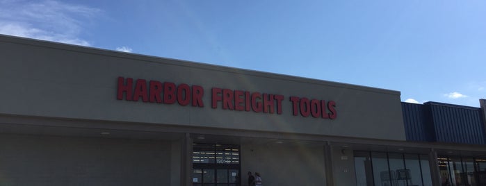 Harbor Freight Tools is one of Tempat yang Disukai Eric.