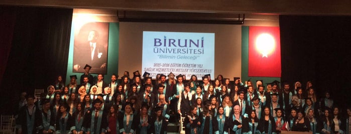 Biruni Üniversitesi is one of Lugares favoritos de Cihan.
