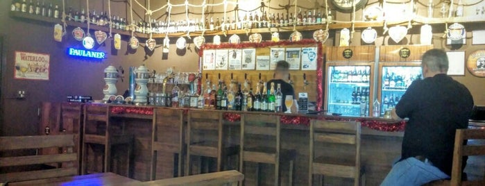 The Cove Pub is one of Locais curtidos por Mike.