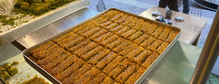 Taşoğlu Baklavaları is one of Burdur Gidilen Yerler.