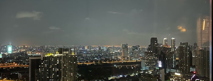 Penthouse Bar + Grill is one of Bangkok - Rooftop Bars.