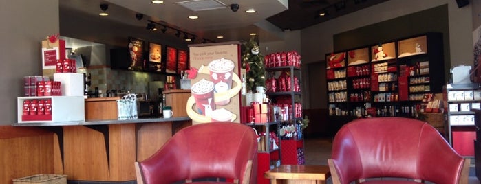 Starbucks is one of Tempat yang Disukai Colin.
