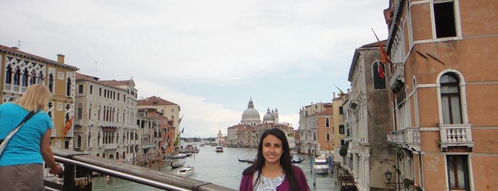 Canal Grande is one of Viagens.