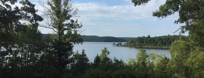 Bull Shoals Lake is one of National Recreation Areas.