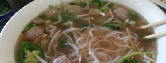 Huong Vietnamese Restaurant is one of Elizabeth 님이 좋아한 장소.