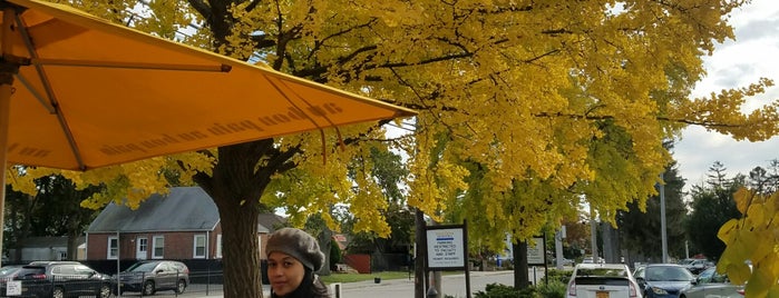 Au Bon Pain is one of Dining on Campus.