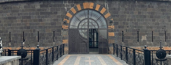 Черная крепость is one of Gyumri.