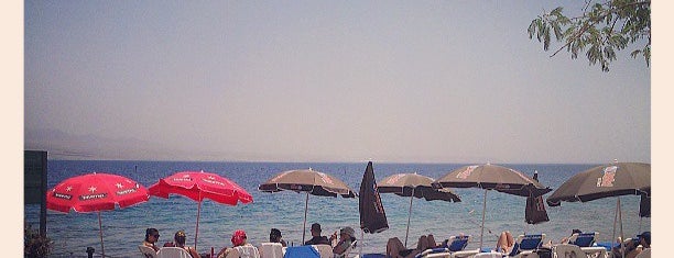 Migdalor Beach Club Eilat is one of สถานที่ที่บันทึกไว้ของ Angelika.