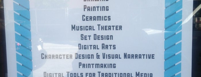AutoNation Academy of Art + Design is one of สถานที่ที่ J. ถูกใจ.