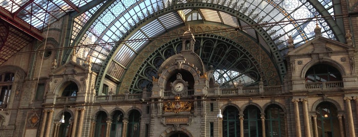 Station Antwerpen-Centraal is one of Antwerpen #4sqCities.