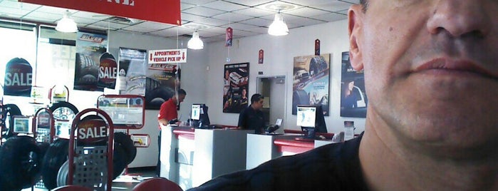 Discount Tire is one of Lugares favoritos de Eve.