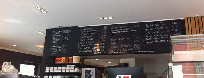delmocca Kaffeerösterei und Kuchenbar is one of Lieblingscafés.