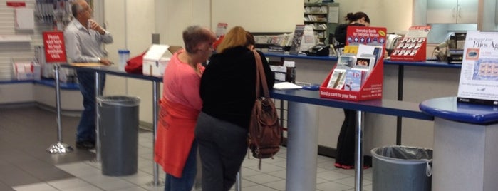 US Post Office is one of Lorie'nin Beğendiği Mekanlar.