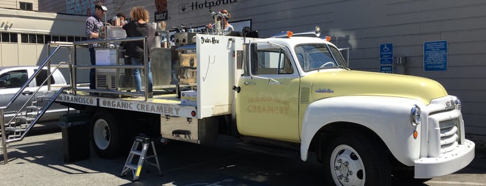 San Francisco Organic Creamery Truck is one of สถานที่ที่บันทึกไว้ของ Kim.