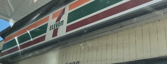 7-Eleven is one of barbee'nin Beğendiği Mekanlar.