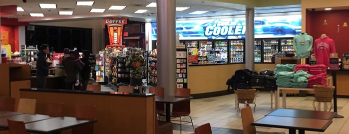 Blue Mountain Service Plaza is one of PA Turnpike Stops.