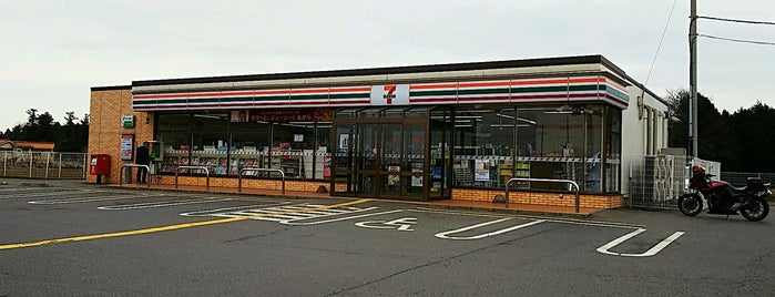 7-Eleven is one of Tempat yang Disukai Minami.