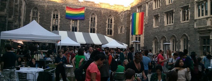 Hart House Quad is one of Noise.