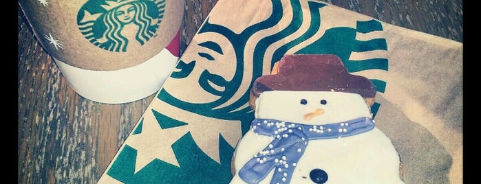 Starbucks is one of IrmaZandlさんのお気に入りスポット.