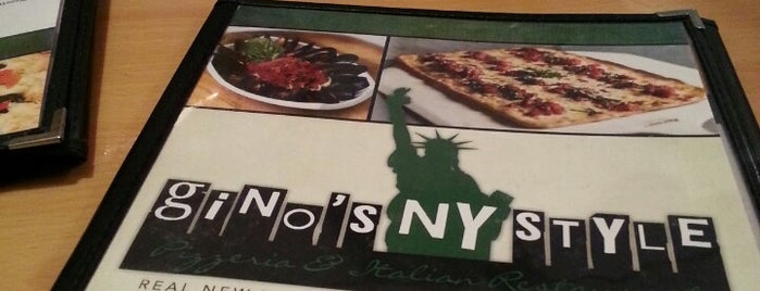 Gino's NY Pizzeria is one of Tempat yang Disukai Lindsey.