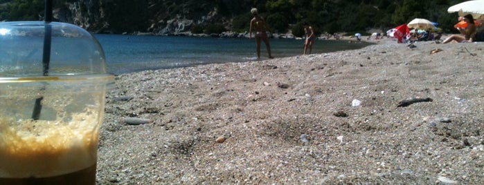 Pefkos beach is one of Lieux sauvegardés par mariza.