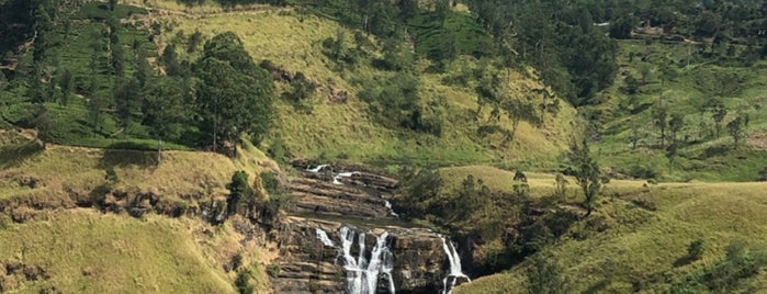 St. Clair's Falls Viewing Gallery is one of Locais curtidos por Christina.