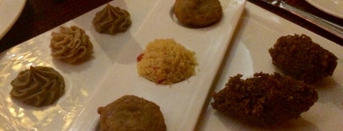 Kibbeh is one of Laurenさんのお気に入りスポット.