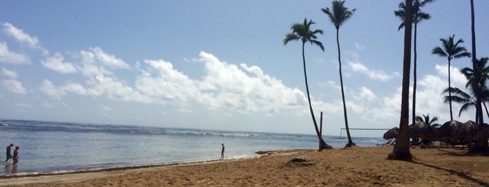 Breathless Punta Cana Resort & Spa is one of Tempat yang Disukai Lauren.